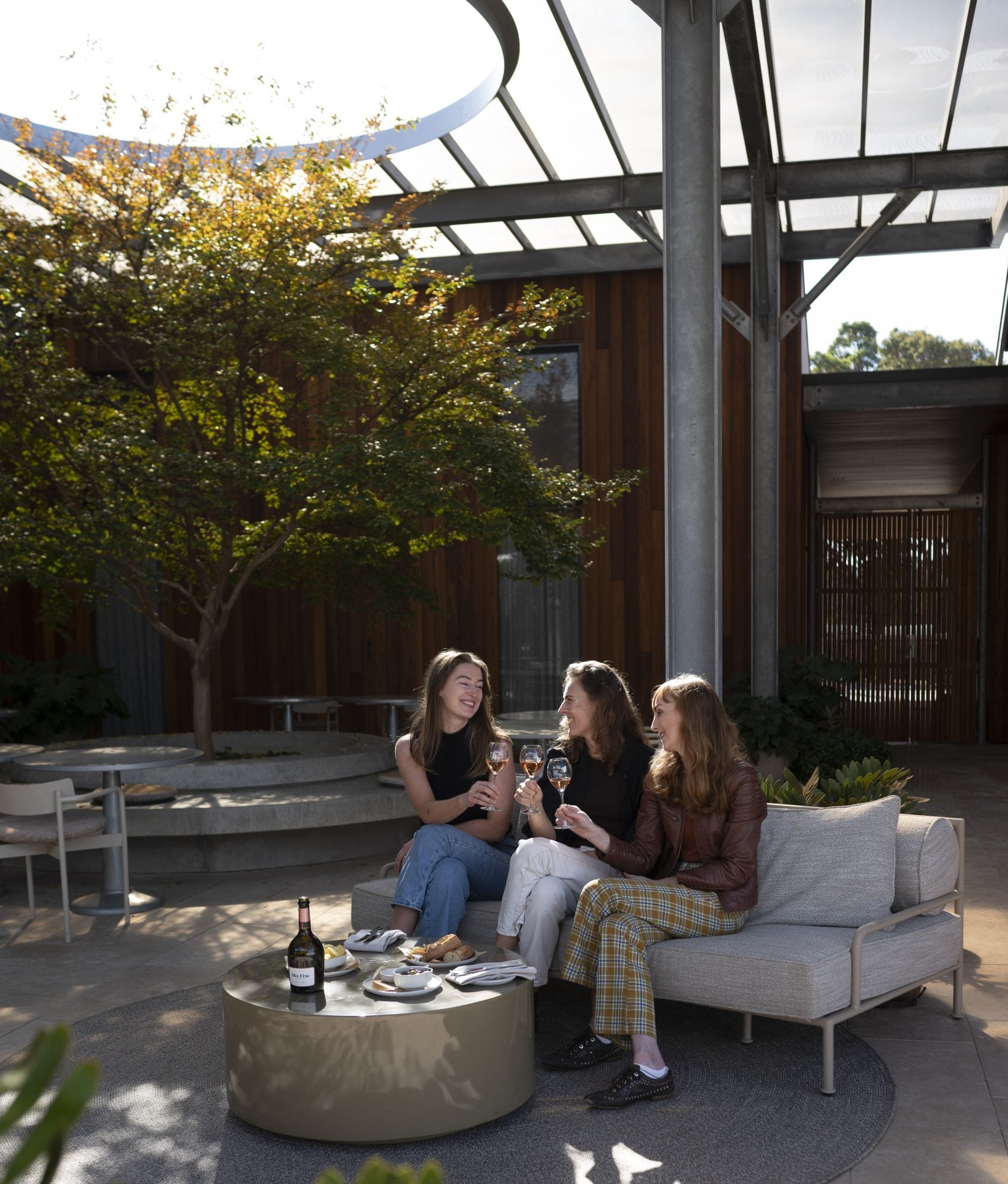 Idee Fix Courtyard with crepe myrtle tree